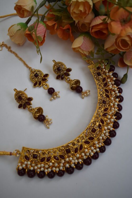 Pearl And Stone Studded Necklace Set