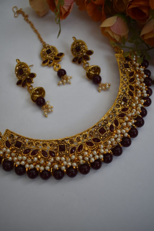 Pearl And Stone Studded Necklace Set