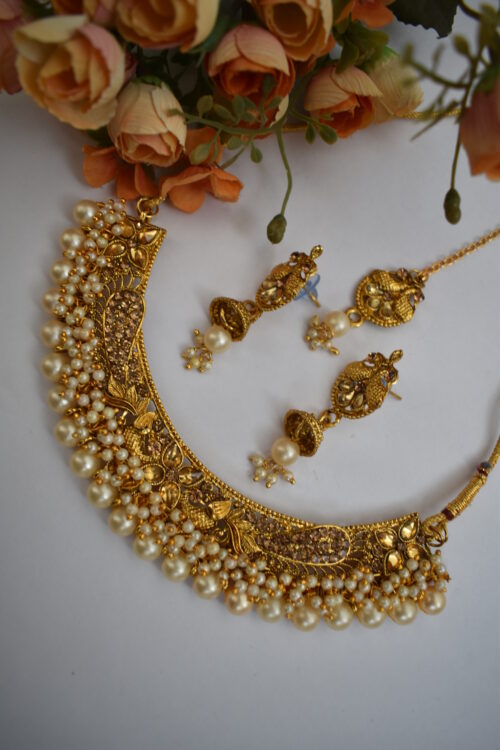 Pearl And Stone Studded Necklace Set
