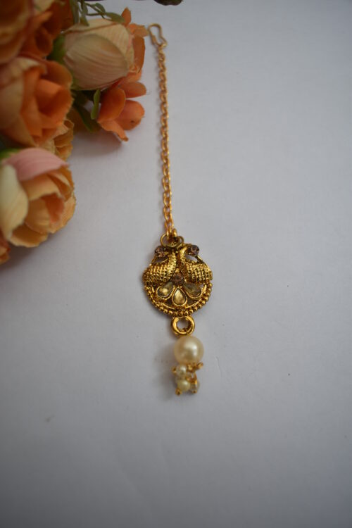Pearl And Stone Studded Necklace Set