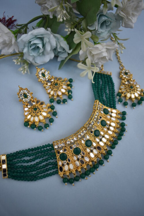 Kundan Choker Set With Maang Tikka