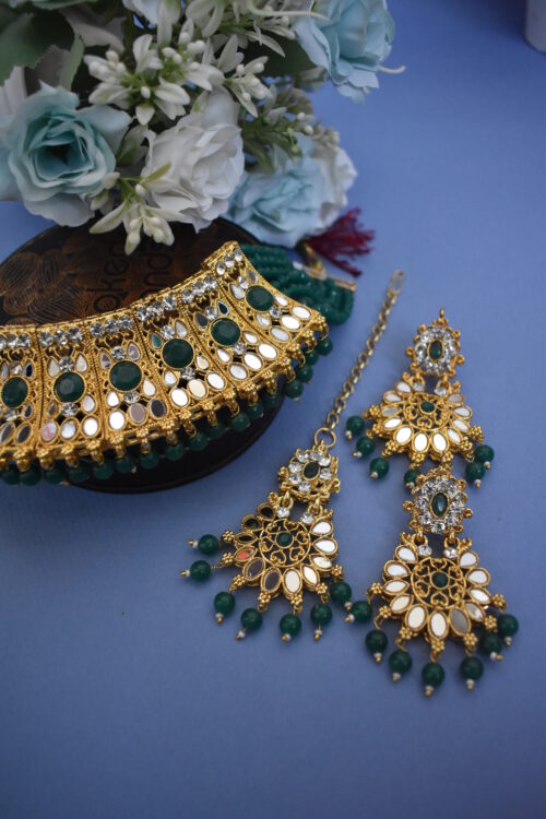 Kundan Choker Set With Maang Tikka