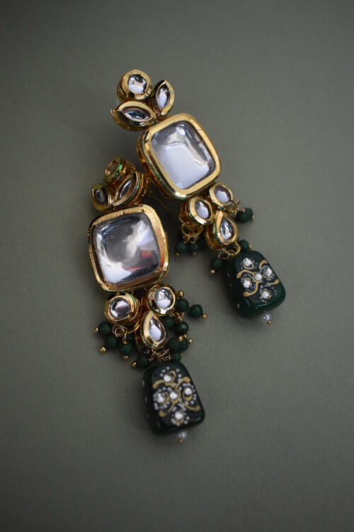 Gold Toned Kundan Studded Choker Jewellery Set - Image 5