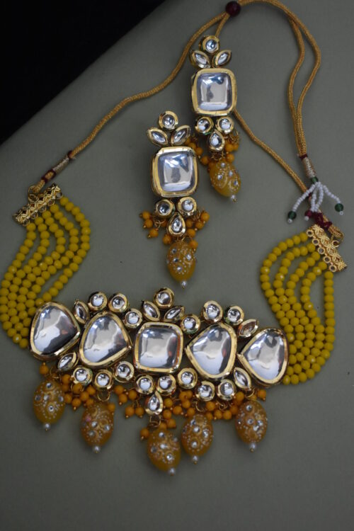 Gold Toned Kundan Studded Choker Jewellery Set