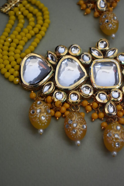 Gold Toned Kundan Studded Choker Jewellery Set - Image 8