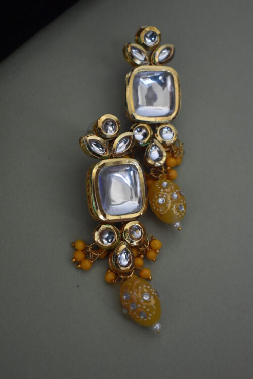 Gold Toned Kundan Studded Choker Jewellery Set - Image 9