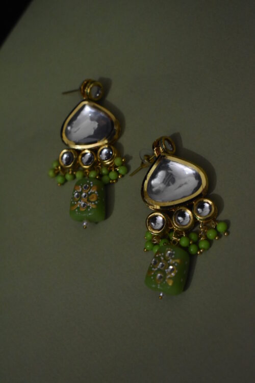 Gold Toned Big Kundan Studded Choker Necklace Set