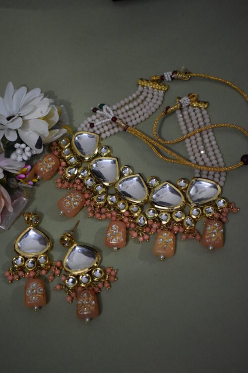 Gold Toned Big Kundan Studded Choker Necklace Set