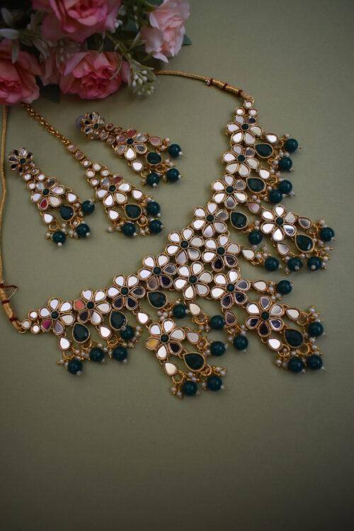 Green Mirror Studded Necklace Set