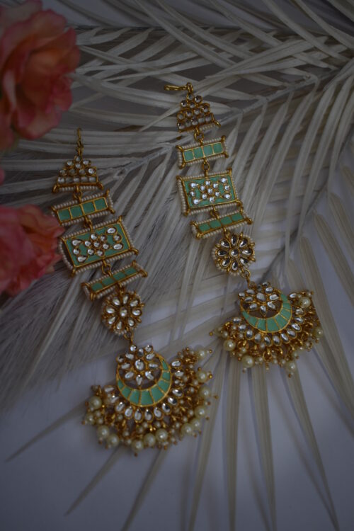Beautiful Kundan Chandbali Earrings With Ear Chain - Image 4